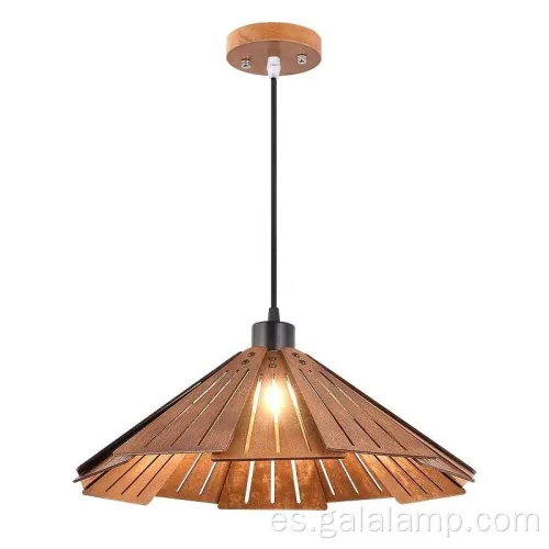 'Elegante luz colgante de madera japonesa para salas de té'